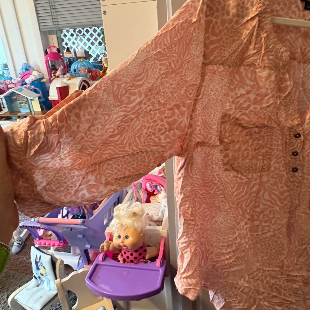 Torrid Light Pink Patterned Blouse - image 2